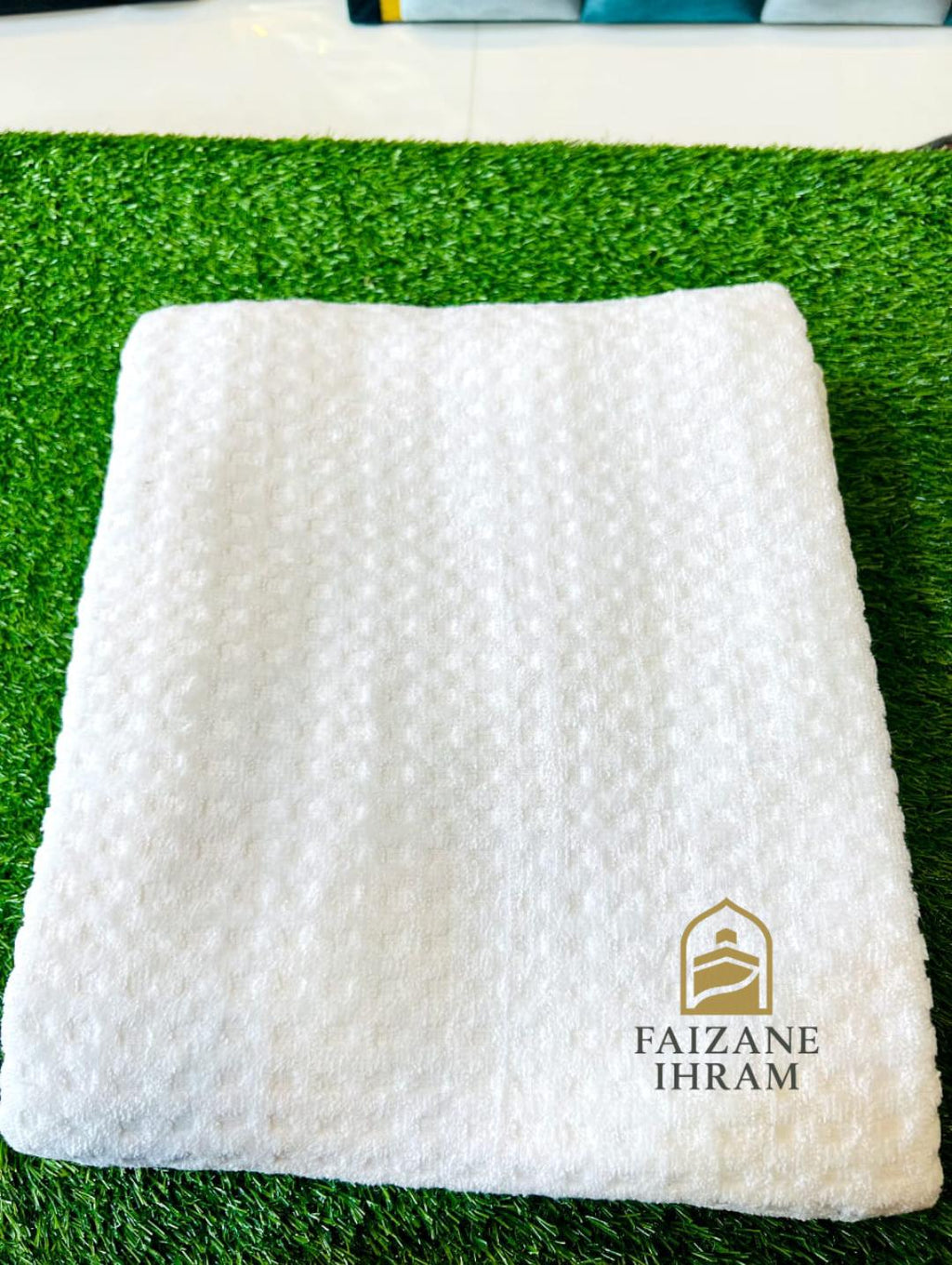 Royal Embossed Grid Ihram Set.
