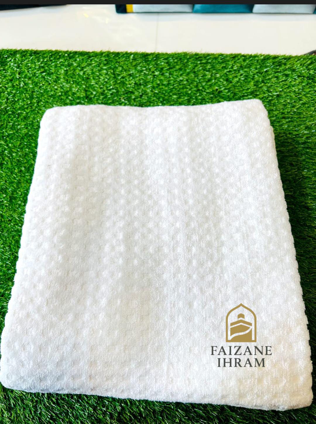Royal Embossed Grid Ihram Set