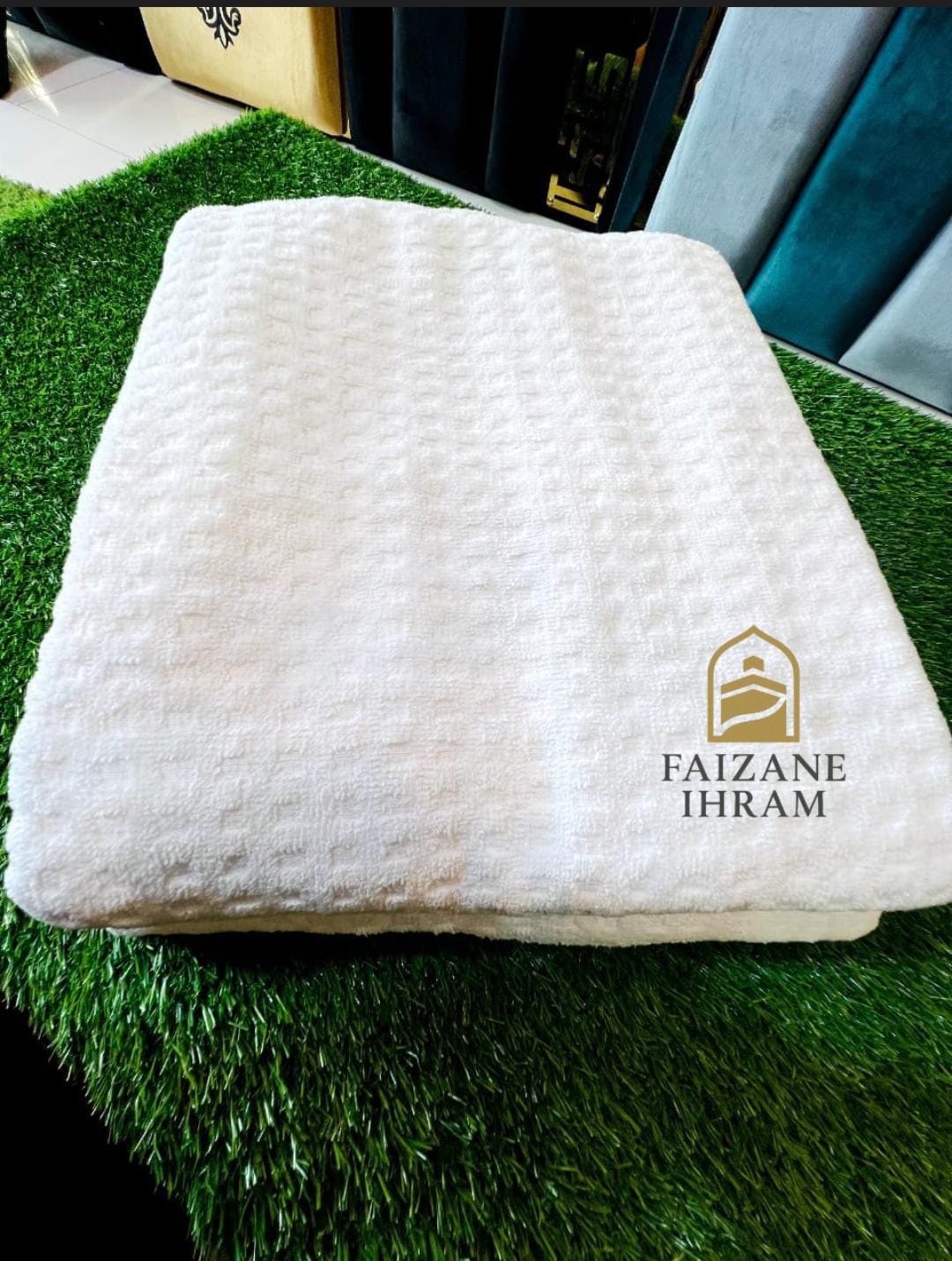 Royal Embossed Grid Ihram Set