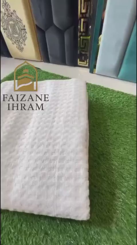 Royal Embossed Grid Ihram Set.